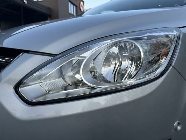 Серый Форд Гранд С-макс, объемом двигателя 1.6 л и пробегом 223 тыс. км за 6799 $, фото 17 на Automoto.ua