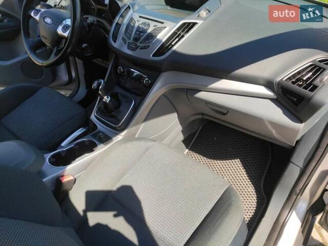 Серый Форд Гранд С-макс, объемом двигателя 1.6 л и пробегом 185 тыс. км за 7000 $, фото 6 на Automoto.ua