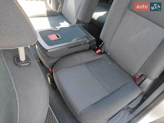 Серый Форд Гранд С-макс, объемом двигателя 1.6 л и пробегом 185 тыс. км за 7000 $, фото 4 на Automoto.ua