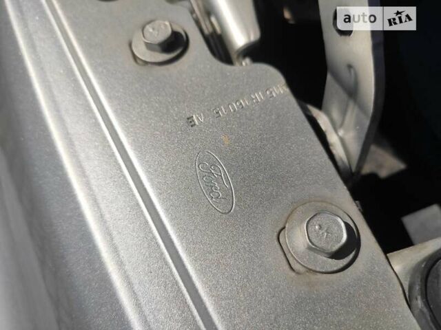 Серый Форд Гранд С-макс, объемом двигателя 1.56 л и пробегом 170 тыс. км за 8999 $, фото 16 на Automoto.ua