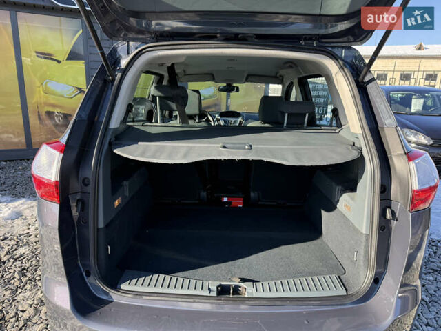 Серый Форд Гранд С-макс, объемом двигателя 1.6 л и пробегом 207 тыс. км за 7400 $, фото 34 на Automoto.ua