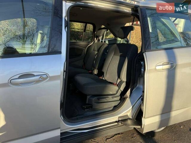 Сірий Форд Гранд С-макс, об'ємом двигуна 1.56 л та пробігом 235 тис. км за 6381 $, фото 1 на Automoto.ua