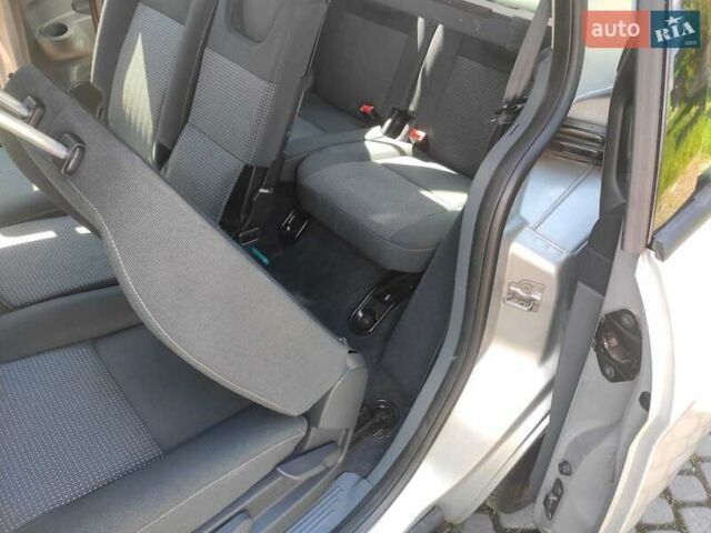 Серый Форд Гранд С-макс, объемом двигателя 1.6 л и пробегом 185 тыс. км за 7000 $, фото 2 на Automoto.ua