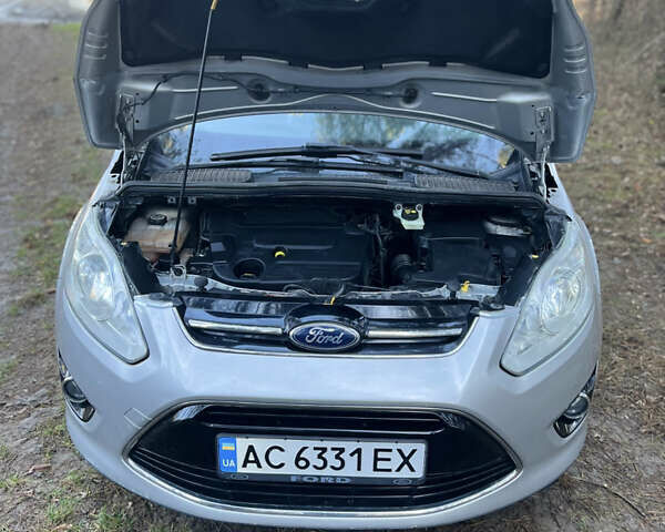 Серый Форд Гранд С-макс, объемом двигателя 2 л и пробегом 262 тыс. км за 7300 $, фото 3 на Automoto.ua