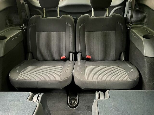 Серый Форд Гранд С-макс, объемом двигателя 2 л и пробегом 295 тыс. км за 7500 $, фото 5 на Automoto.ua