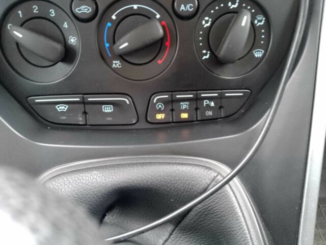 Серый Форд Гранд С-макс, объемом двигателя 1.6 л и пробегом 120 тыс. км за 7550 $, фото 9 на Automoto.ua