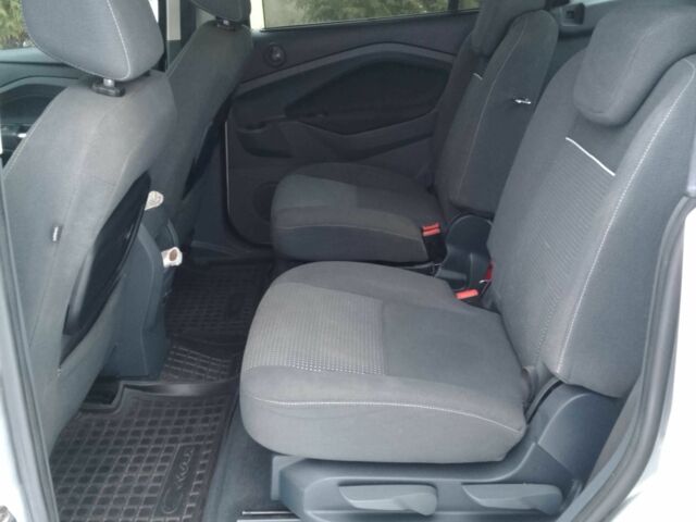 Серый Форд Гранд С-макс, объемом двигателя 1.6 л и пробегом 120 тыс. км за 7550 $, фото 5 на Automoto.ua