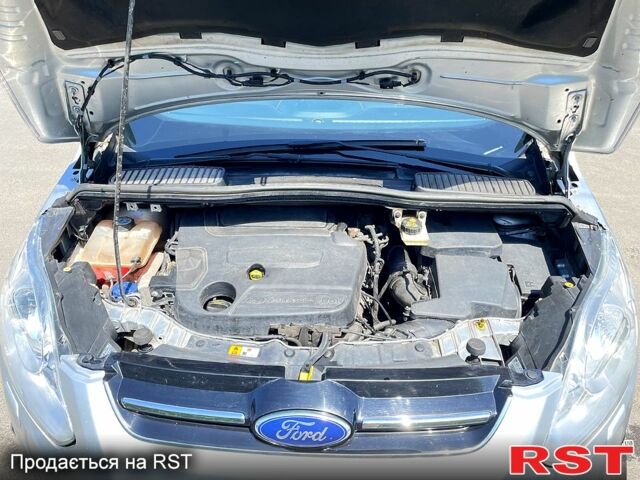 Серый Форд Гранд С-макс, объемом двигателя 2 л и пробегом 295 тыс. км за 7500 $, фото 3 на Automoto.ua