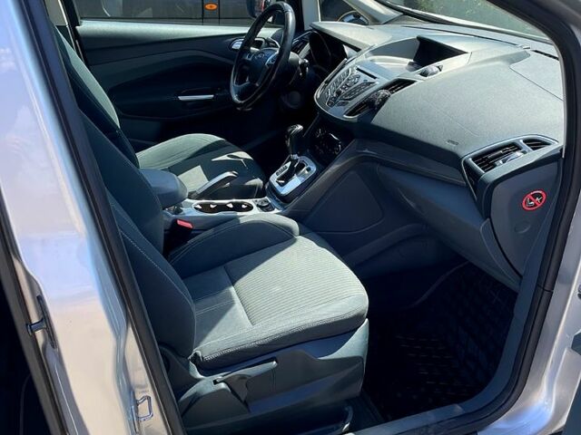 Серый Форд Гранд С-макс, объемом двигателя 2 л и пробегом 295 тыс. км за 7500 $, фото 2 на Automoto.ua