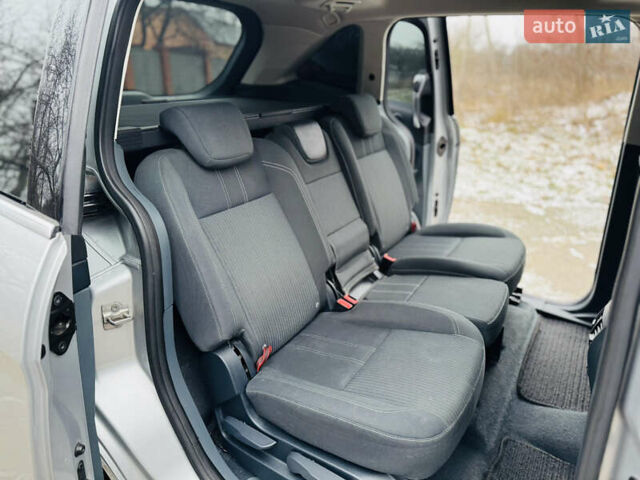 Сірий Форд Гранд С-макс, об'ємом двигуна 2 л та пробігом 78 тис. км за 11300 $, фото 15 на Automoto.ua
