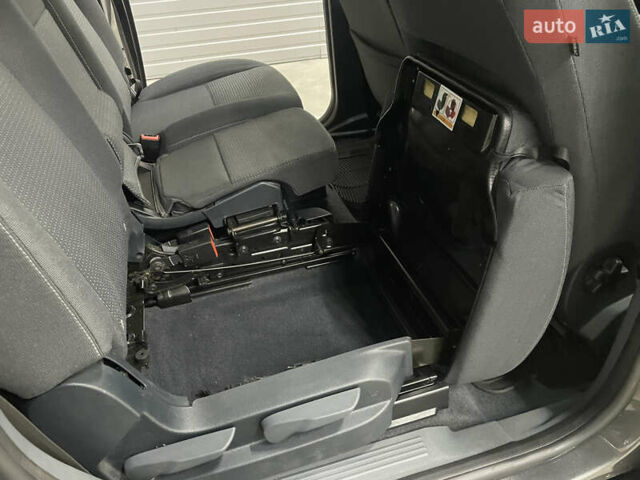 Сірий Форд Гранд С-макс, об'ємом двигуна 1.6 л та пробігом 233 тис. км за 9650 $, фото 17 на Automoto.ua