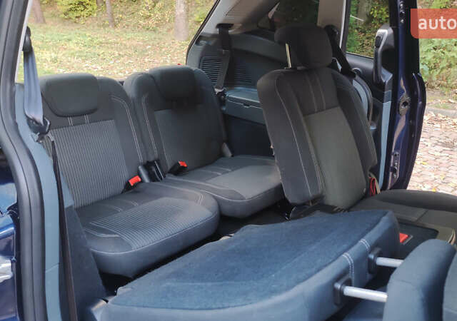 Синий Форд Гранд С-макс, объемом двигателя 1.6 л и пробегом 265 тыс. км за 7700 $, фото 36 на Automoto.ua