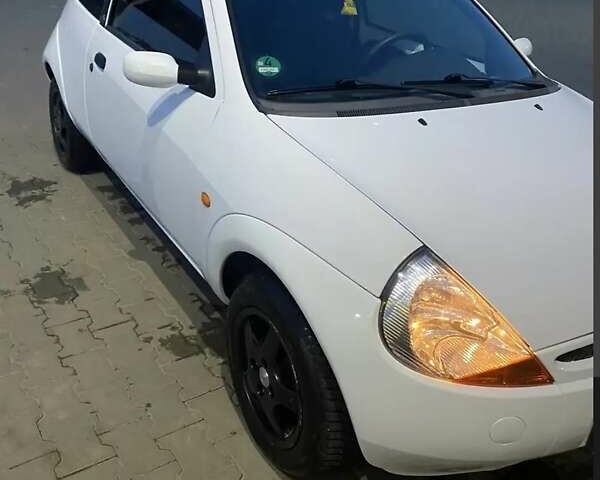 Белый Форд КА, объемом двигателя 0 л и пробегом 98 тыс. км за 3200 $, фото 1 на Automoto.ua