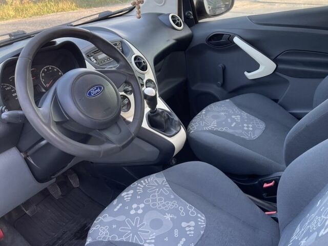 Білий Форд КА, об'ємом двигуна 1.2 л та пробігом 220 тис. км за 3509 $, фото 6 на Automoto.ua