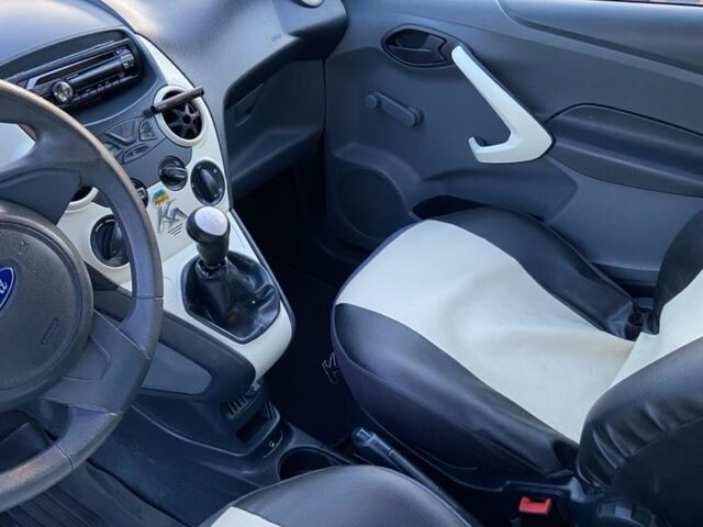 Белый Форд КА, объемом двигателя 1.2 л и пробегом 200 тыс. км за 3900 $, фото 5 на Automoto.ua