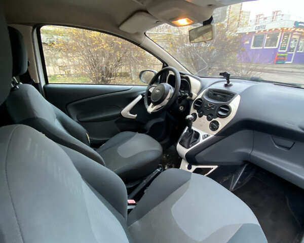 Белый Форд КА, объемом двигателя 1.24 л и пробегом 139 тыс. км за 3300 $, фото 6 на Automoto.ua