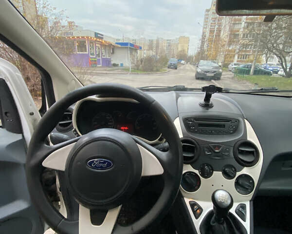 Белый Форд КА, объемом двигателя 1.24 л и пробегом 139 тыс. км за 3300 $, фото 8 на Automoto.ua