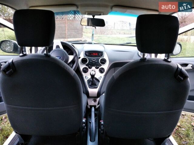 Белый Форд КА, объемом двигателя 1.2 л и пробегом 192 тыс. км за 3900 $, фото 3 на Automoto.ua