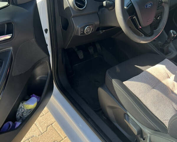 Белый Форд КА, объемом двигателя 1.2 л и пробегом 105 тыс. км за 8300 $, фото 8 на Automoto.ua