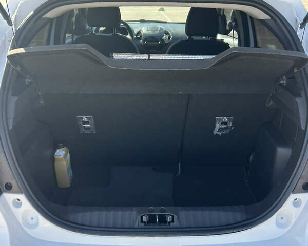 Белый Форд КА, объемом двигателя 1.2 л и пробегом 105 тыс. км за 8300 $, фото 10 на Automoto.ua