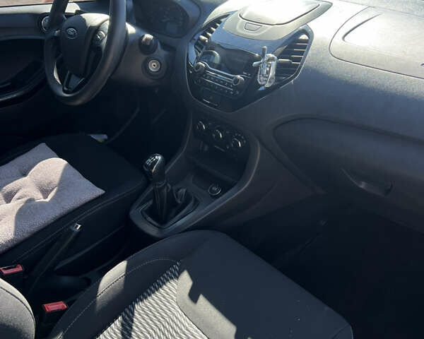 Белый Форд КА, объемом двигателя 1.2 л и пробегом 105 тыс. км за 8300 $, фото 7 на Automoto.ua