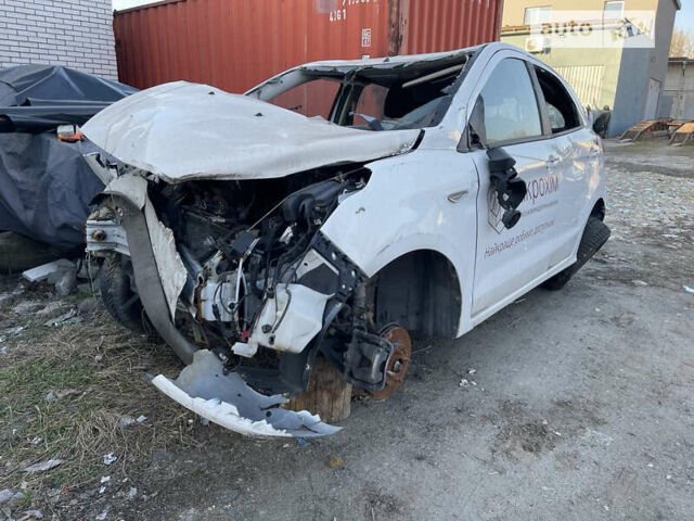 Білий Форд КА, об'ємом двигуна 1.2 л та пробігом 30 тис. км за 1750 $, фото 2 на Automoto.ua