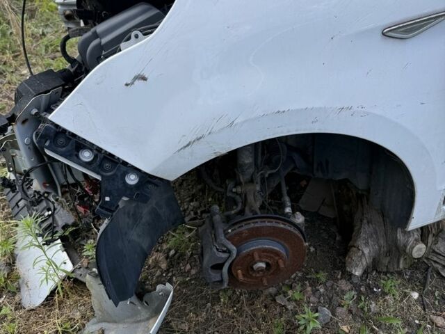 Белый Форд КА, объемом двигателя 1.2 л и пробегом 40 тыс. км за 1855 $, фото 6 на Automoto.ua