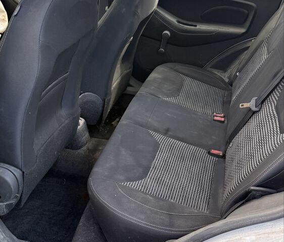 Белый Форд КА, объемом двигателя 1.2 л и пробегом 40 тыс. км за 1855 $, фото 10 на Automoto.ua