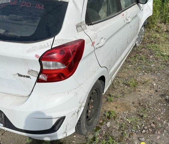 Белый Форд КА, объемом двигателя 1.2 л и пробегом 40 тыс. км за 1855 $, фото 8 на Automoto.ua
