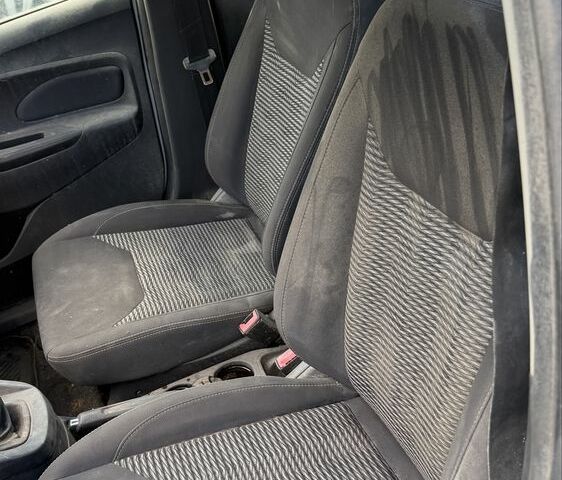 Белый Форд КА, объемом двигателя 1.2 л и пробегом 40 тыс. км за 1855 $, фото 9 на Automoto.ua