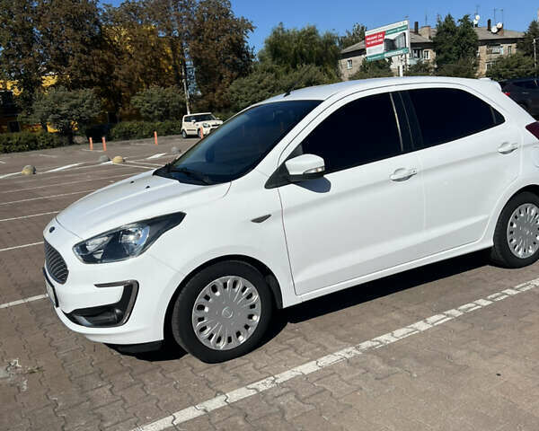 Белый Форд КА, объемом двигателя 1.2 л и пробегом 105 тыс. км за 8300 $, фото 1 на Automoto.ua