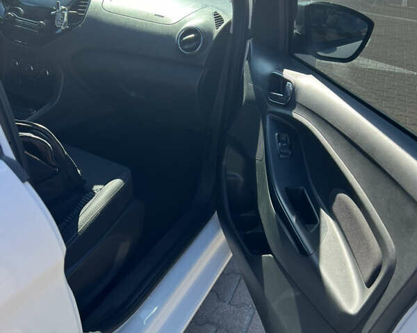 Белый Форд КА, объемом двигателя 1.2 л и пробегом 105 тыс. км за 8300 $, фото 13 на Automoto.ua