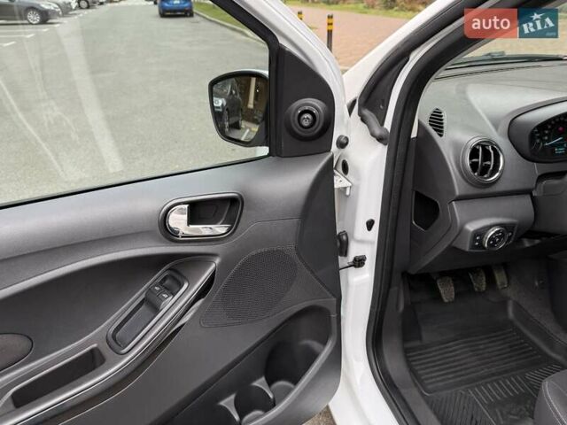 Белый Форд КА, объемом двигателя 1.2 л и пробегом 95 тыс. км за 7200 $, фото 31 на Automoto.ua