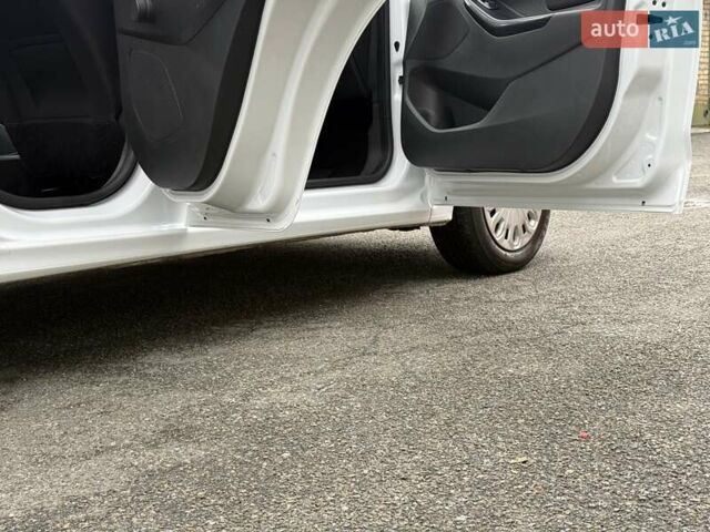 Білий Форд КА, об'ємом двигуна 1.2 л та пробігом 95 тис. км за 7500 $, фото 38 на Automoto.ua