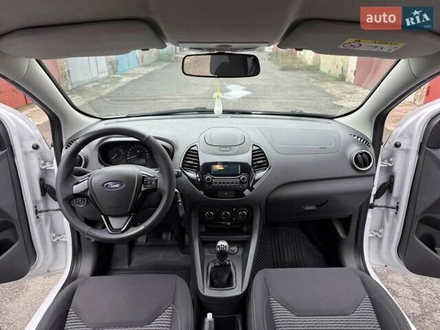 Білий Форд КА, об'ємом двигуна 1.2 л та пробігом 95 тис. км за 7500 $, фото 48 на Automoto.ua