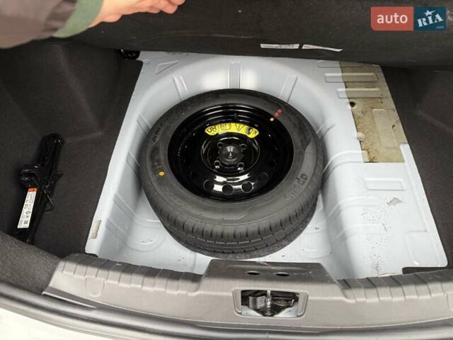 Белый Форд КА, объемом двигателя 1.2 л и пробегом 95 тыс. км за 7200 $, фото 46 на Automoto.ua
