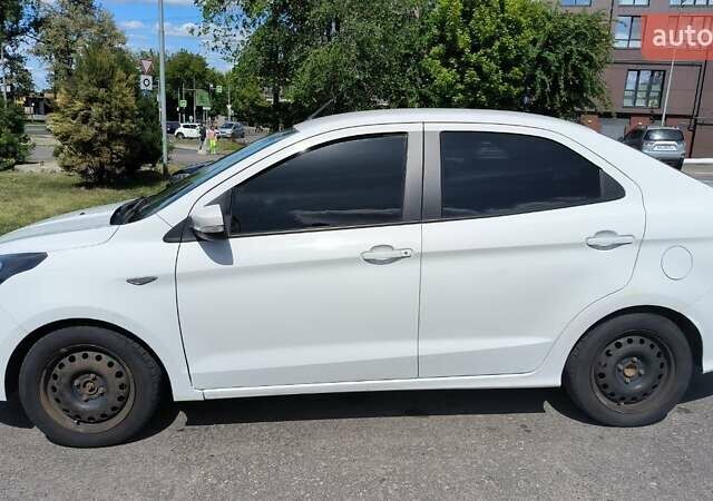 Белый Форд КА, объемом двигателя 1.19 л и пробегом 85 тыс. км за 7300 $, фото 4 на Automoto.ua