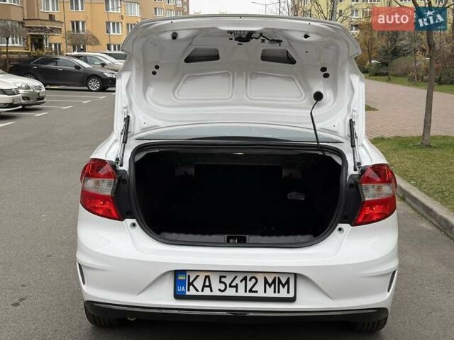 Белый Форд КА, объемом двигателя 1.2 л и пробегом 95 тыс. км за 7200 $, фото 44 на Automoto.ua