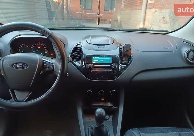 Білий Форд КА, об'ємом двигуна 1.19 л та пробігом 50 тис. км за 7650 $, фото 2 на Automoto.ua
