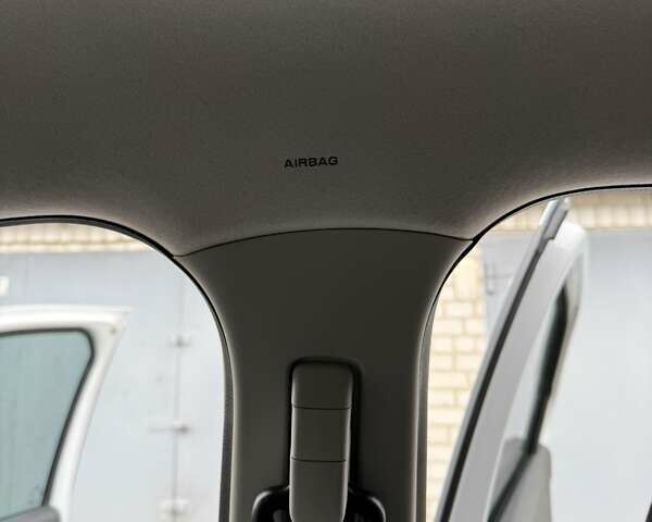 Білий Форд КА, об'ємом двигуна 1.2 л та пробігом 95 тис. км за 7500 $, фото 45 на Automoto.ua