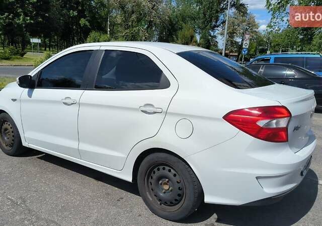 Белый Форд КА, объемом двигателя 1.19 л и пробегом 85 тыс. км за 7300 $, фото 5 на Automoto.ua