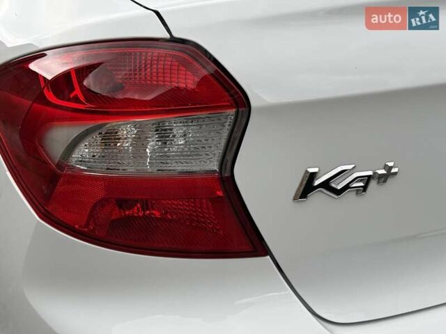 Білий Форд КА, об'ємом двигуна 1.2 л та пробігом 95 тис. км за 7500 $, фото 27 на Automoto.ua