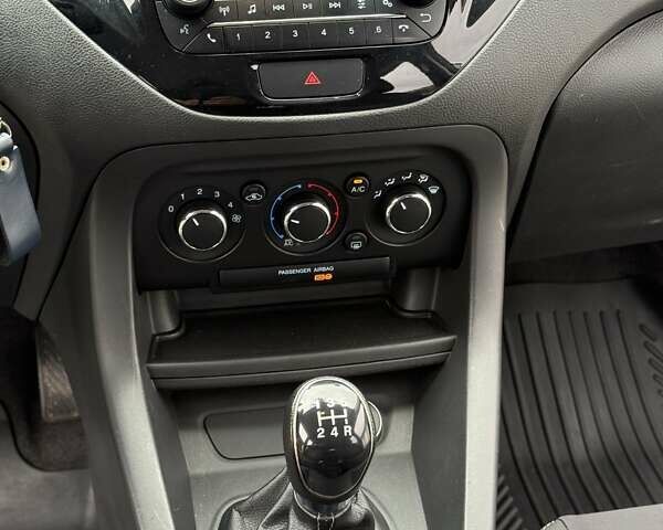 Білий Форд КА, об'ємом двигуна 1.2 л та пробігом 95 тис. км за 7500 $, фото 51 на Automoto.ua