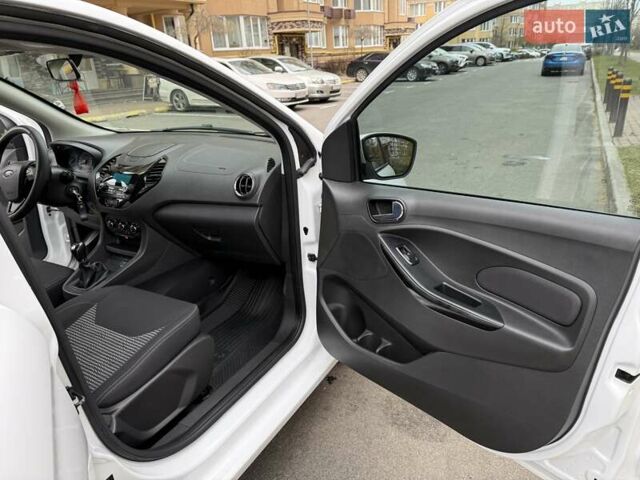 Белый Форд КА, объемом двигателя 1.2 л и пробегом 95 тыс. км за 7200 $, фото 36 на Automoto.ua