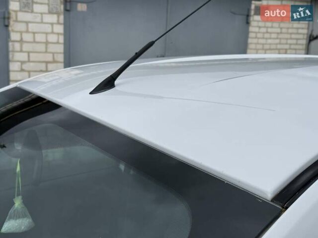 Білий Форд КА, об'ємом двигуна 1.2 л та пробігом 95 тис. км за 7500 $, фото 25 на Automoto.ua