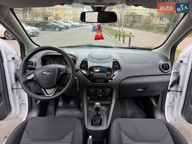 Белый Форд КА, объемом двигателя 1.2 л и пробегом 95 тыс. км за 7200 $, фото 41 на Automoto.ua