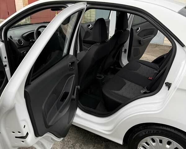 Білий Форд КА, об'ємом двигуна 1.2 л та пробігом 95 тис. км за 7500 $, фото 36 на Automoto.ua