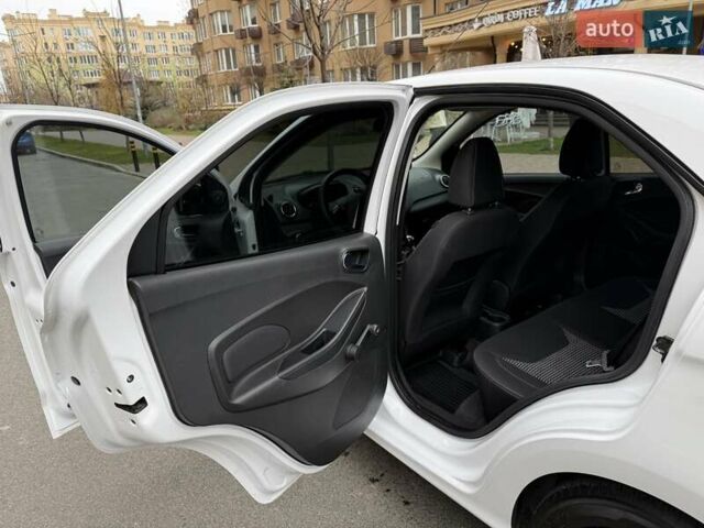 Белый Форд КА, объемом двигателя 1.2 л и пробегом 95 тыс. км за 7200 $, фото 32 на Automoto.ua