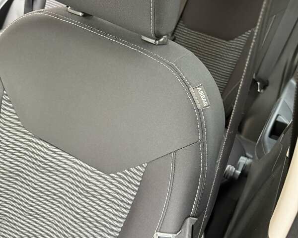 Белый Форд КА, объемом двигателя 1.2 л и пробегом 95 тыс. км за 7200 $, фото 43 на Automoto.ua