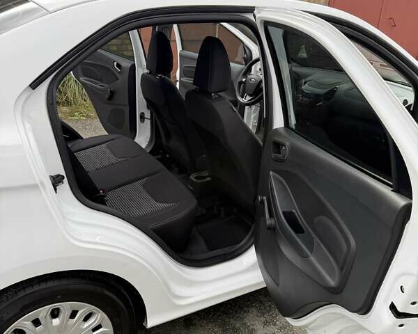 Білий Форд КА, об'ємом двигуна 1.2 л та пробігом 95 тис. км за 7500 $, фото 37 на Automoto.ua